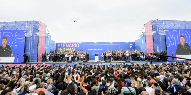 Lanza su candidatura presidencial 2027